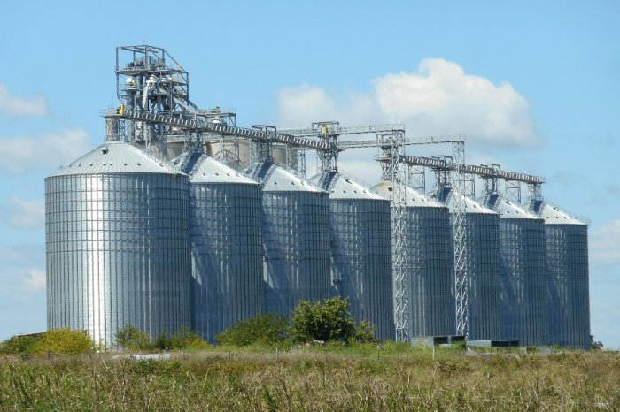 Compound feed plants