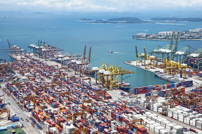 Marine container terminals: loans and financing