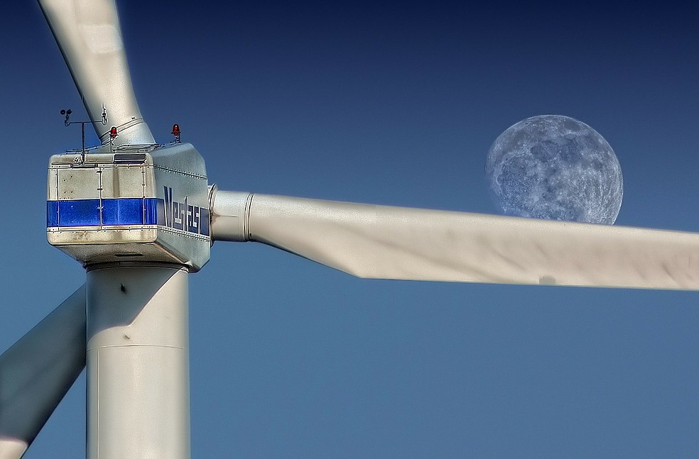 The power of the wind generator is proportional to the area covered by the blades, therefore, an increase in the diameter of the rotor leads to an increase in the power of the wind farm