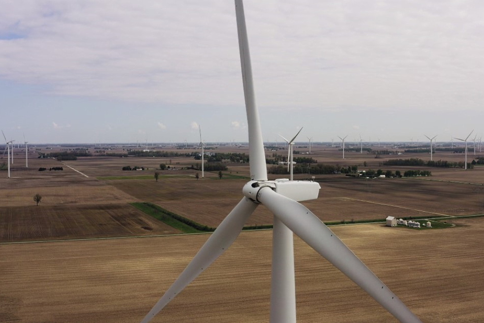 В 2002 году строительство ветряных электростанций в Германии велось рекордными темпами с дополнительной установленной мощностью до 3100 МВт ежегодно