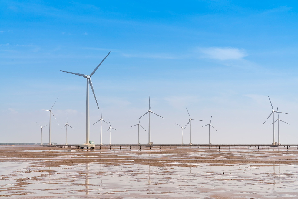 The engineering company ESFC offers a full range of services in the design, construction, modernization, maintenance and repair of wind farms anywhere in the world