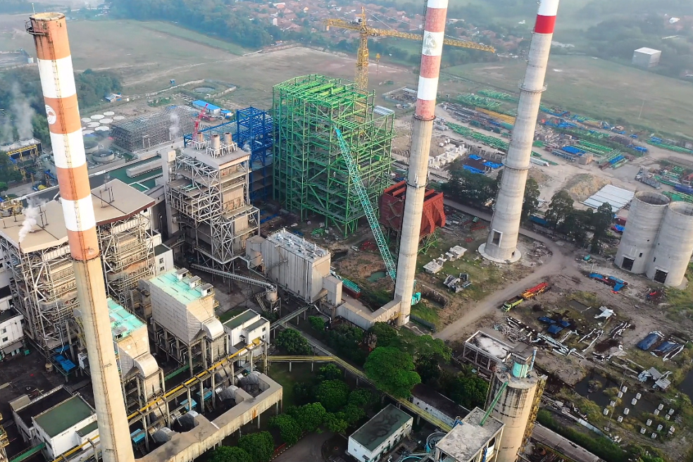 How much does it cost to build a coal-fired power plant?